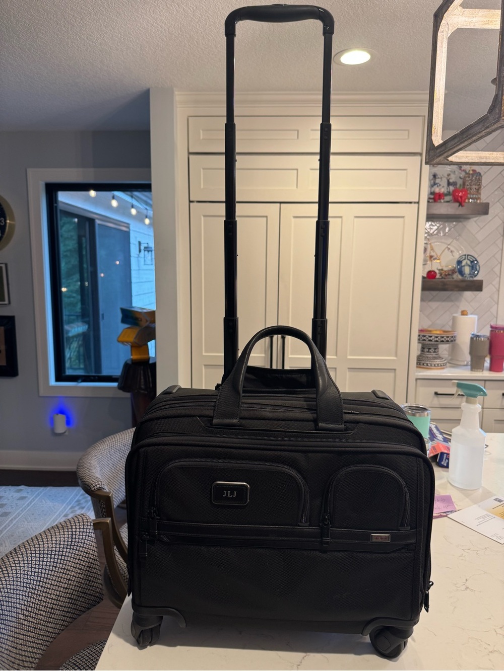 Tumi Alpha Deluxe 4-Wheel Laptop Expandable Briefcase / Carry On